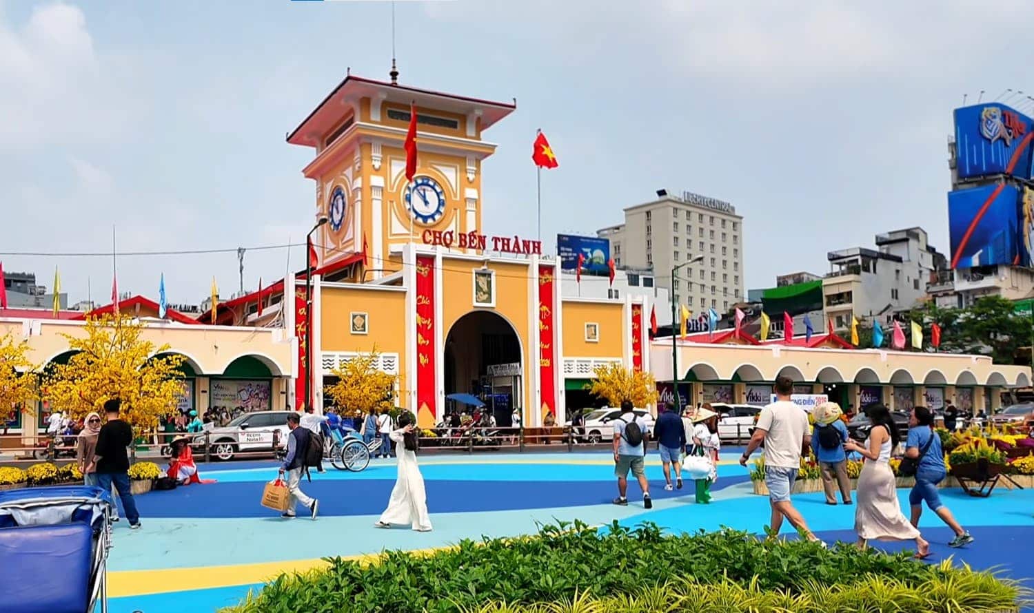 Chợ Bến Thành Tết Nay