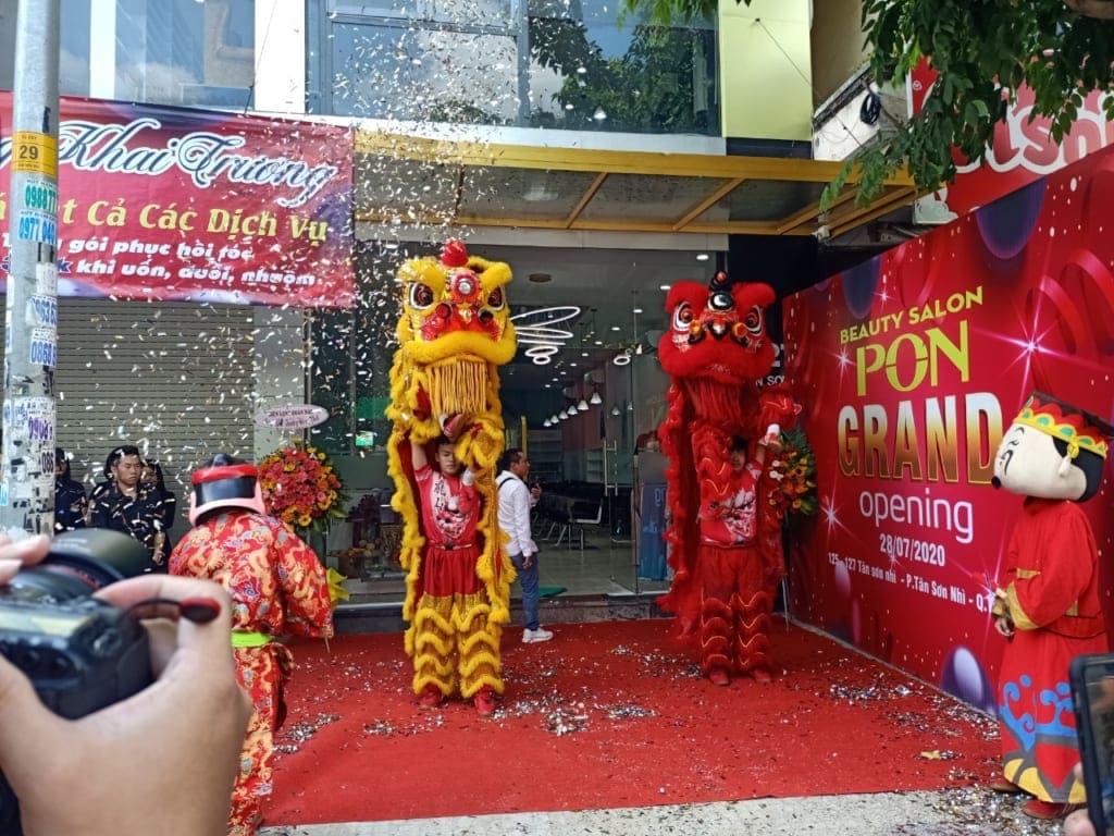 Khai trương xuất hành